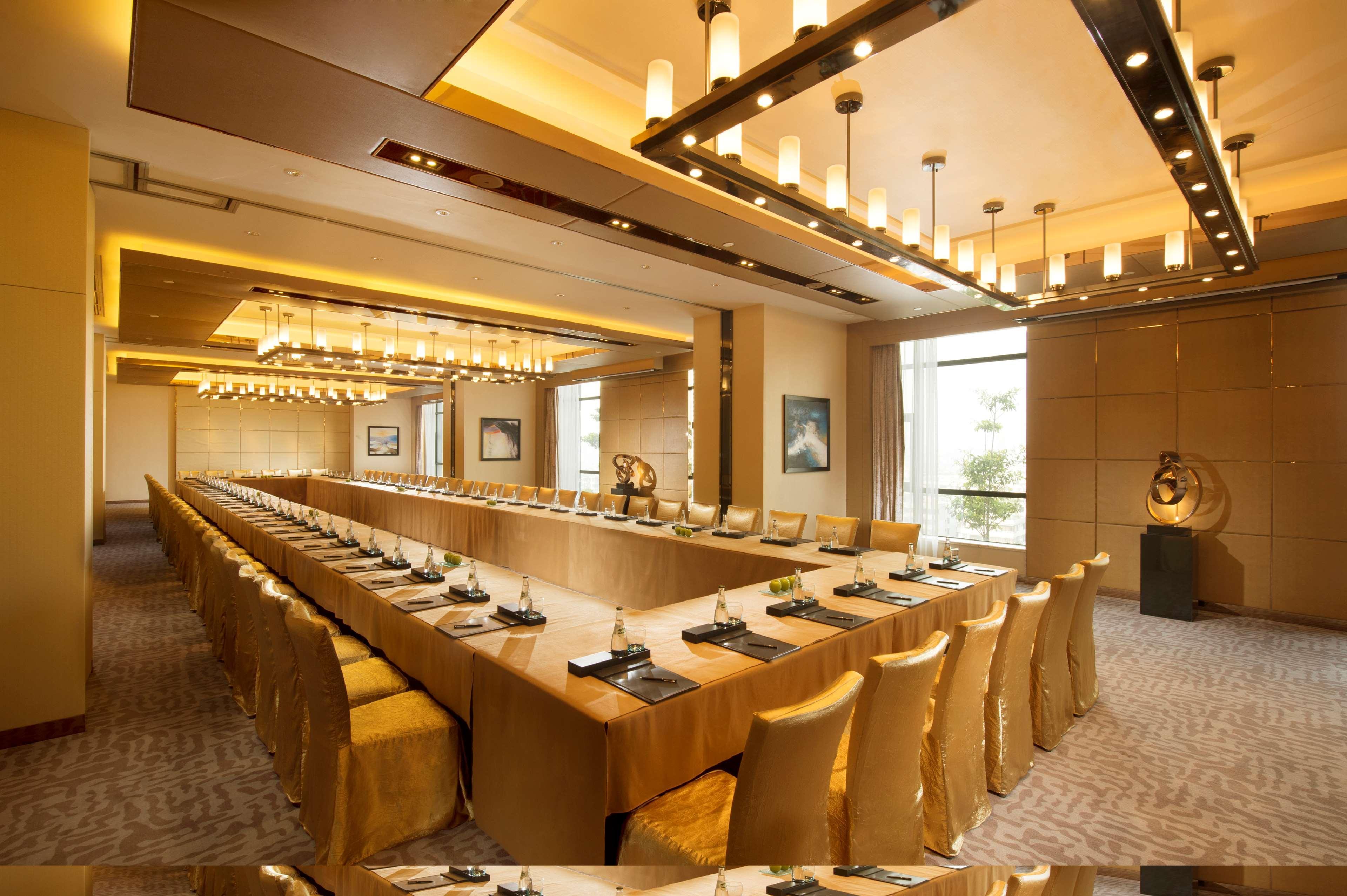 Hilton Zhongshan Downtown Extérieur photo